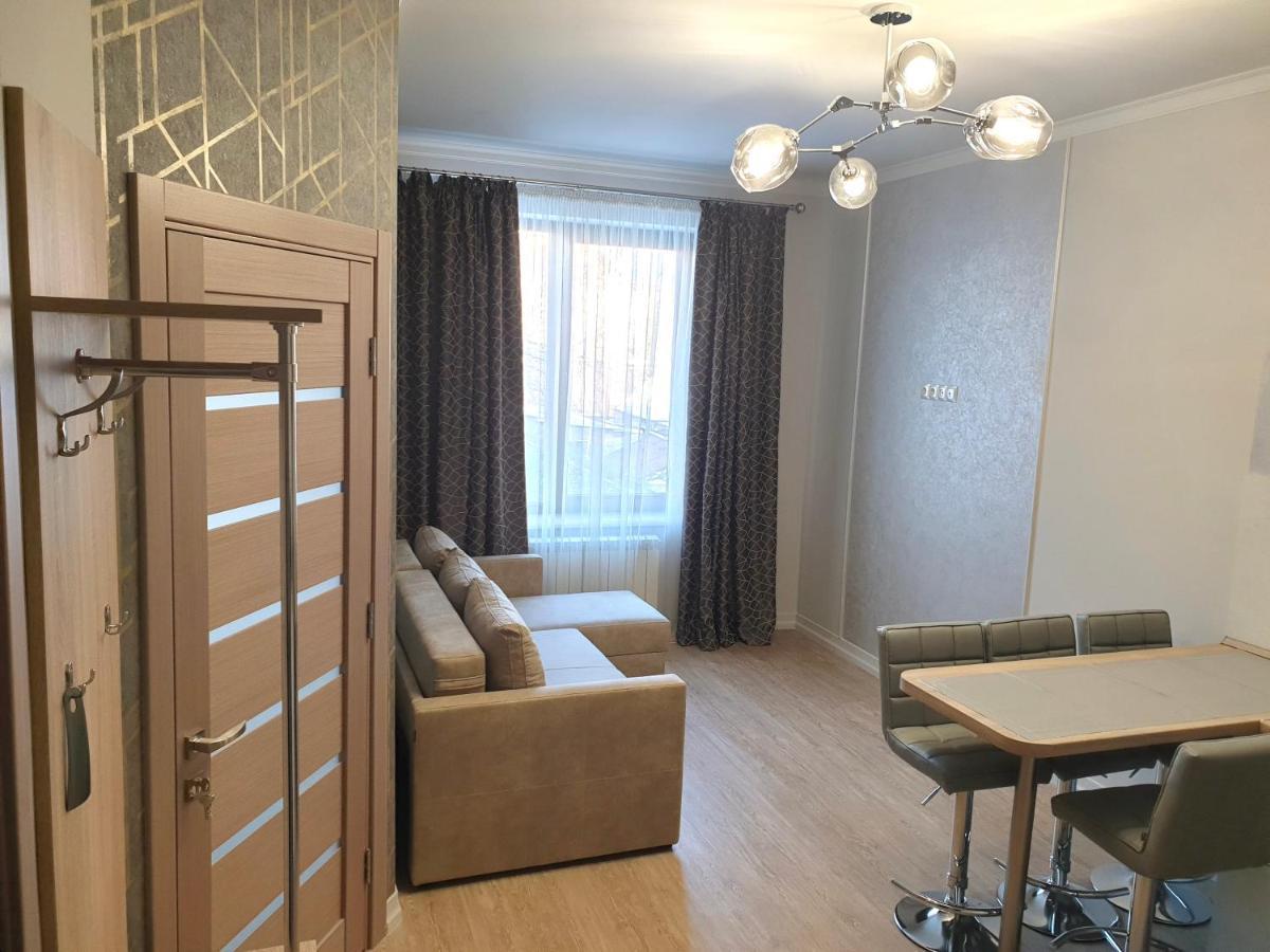 Apartment Sweethome 1 Free Parking Uzhhorod Luaran gambar